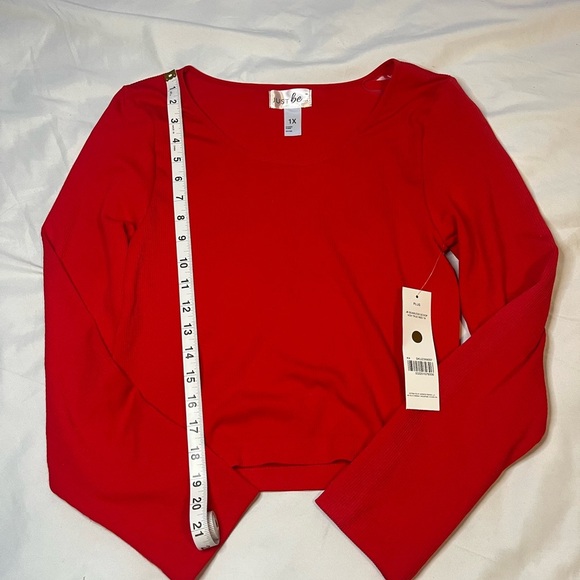 Just Be Red Fitted Crop Blouse - Picture 3 of 5